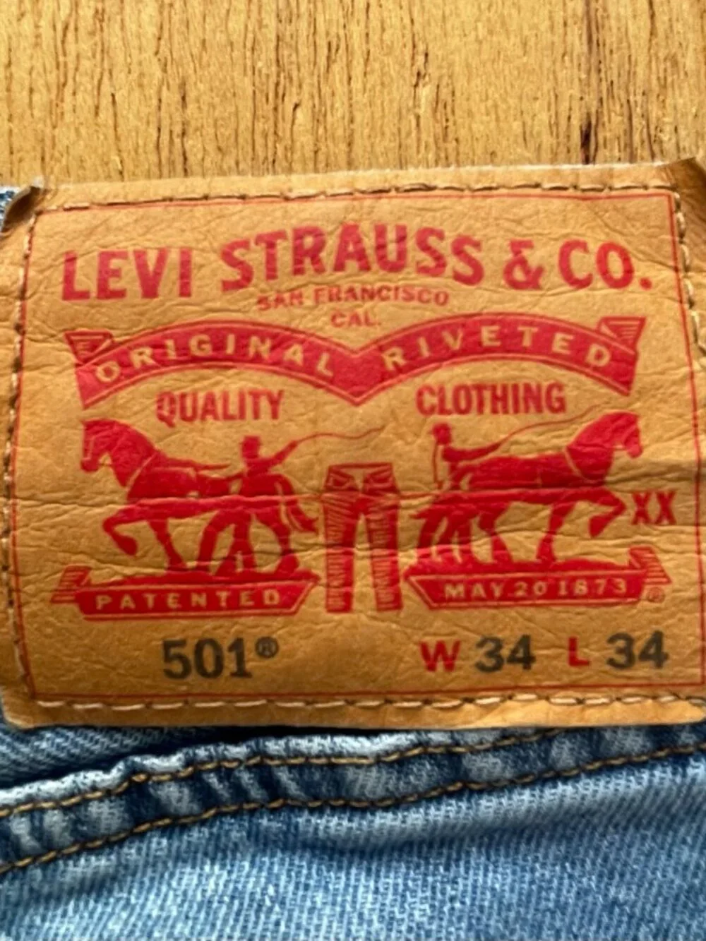 LEVIS 501 BUTTON FLY DESTRUCTED STRAIGHT LEG JEANS MEN’S sz 34W X 34L STRETCH